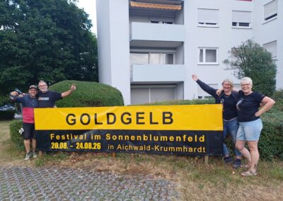 Masten, Böden, Leitungen und ein Gewitter